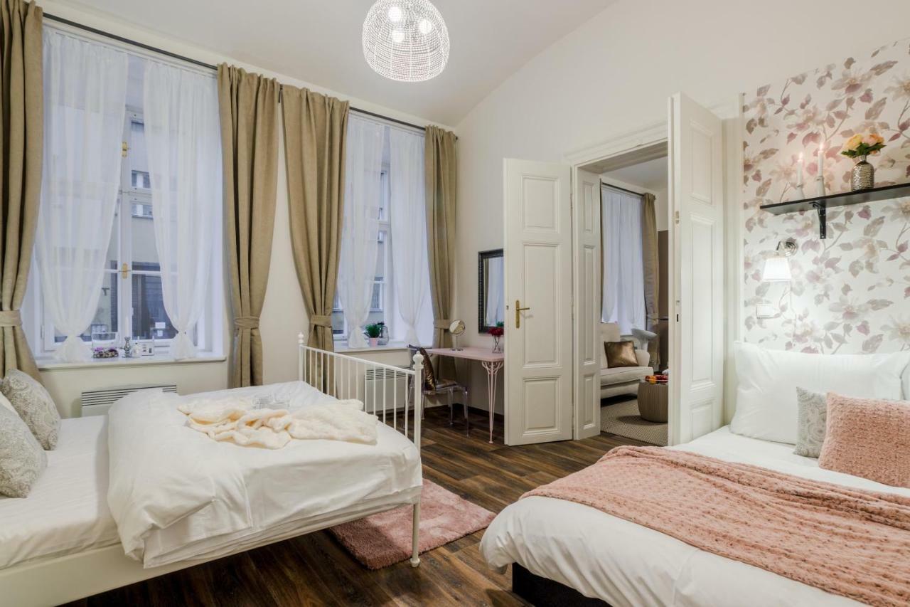 Prague Apt Near Charles Bridge By Michal&Friends Kültér fotó