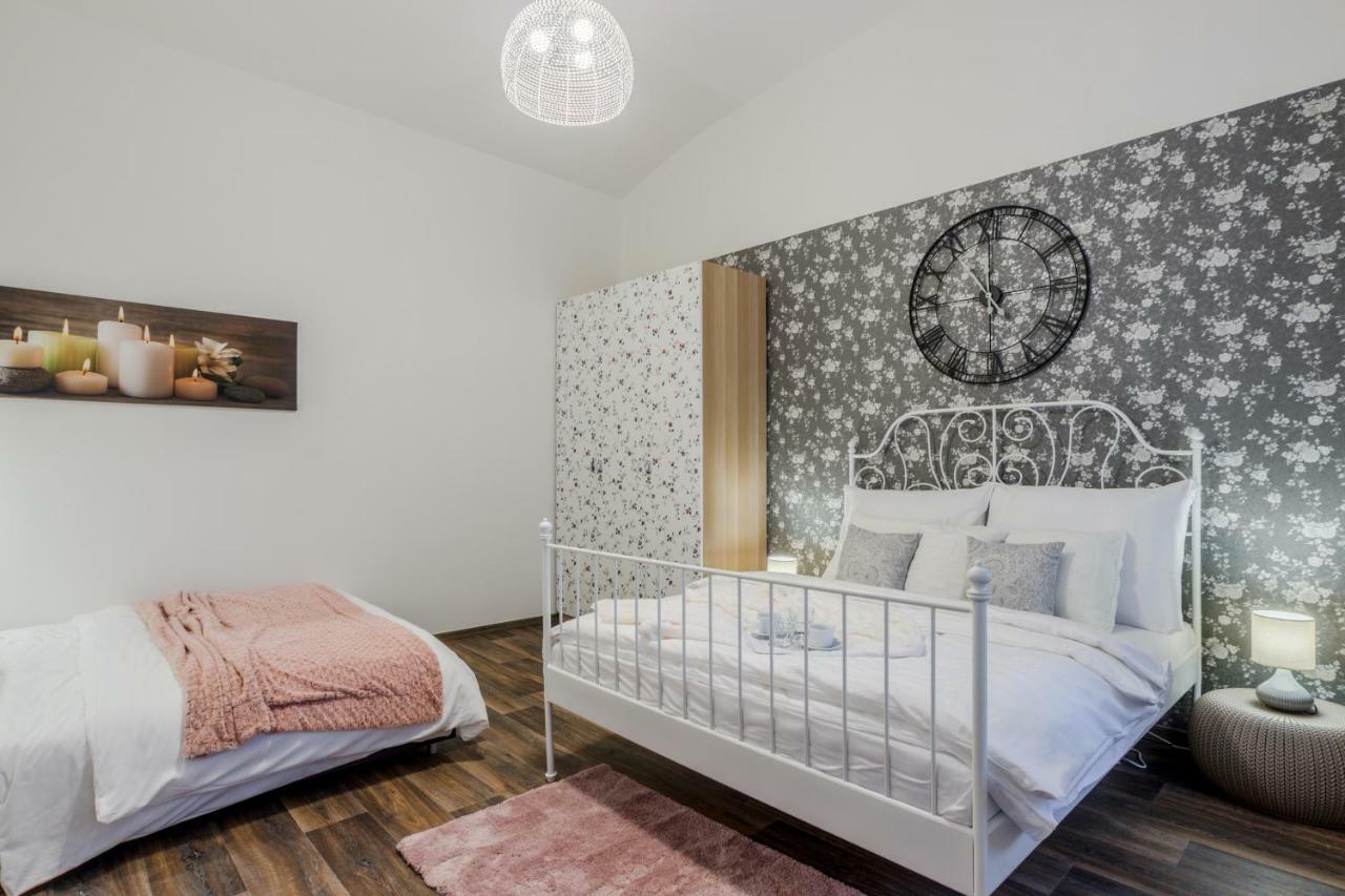 Prague Apt Near Charles Bridge By Michal&Friends Kültér fotó