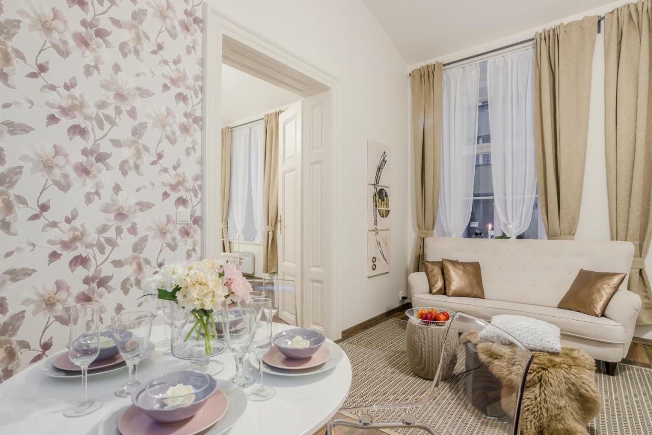 Prague Apt Near Charles Bridge By Michal&Friends Kültér fotó